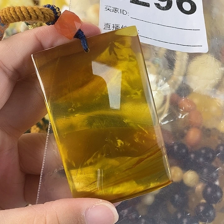 蜜蜡未镶嵌珠宝奇石