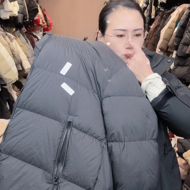 艾雨衣尚羽绒外套