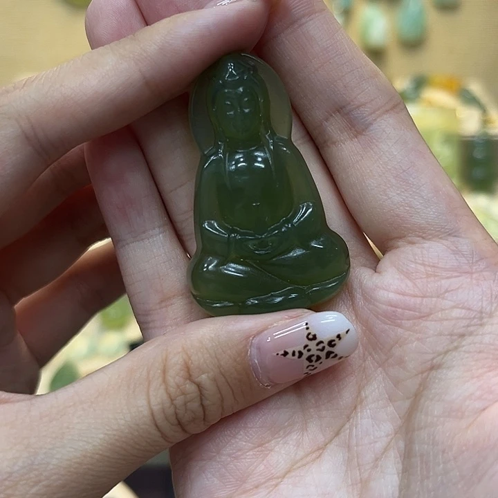 晴***晴蛇纹石玉未镶嵌颈饰