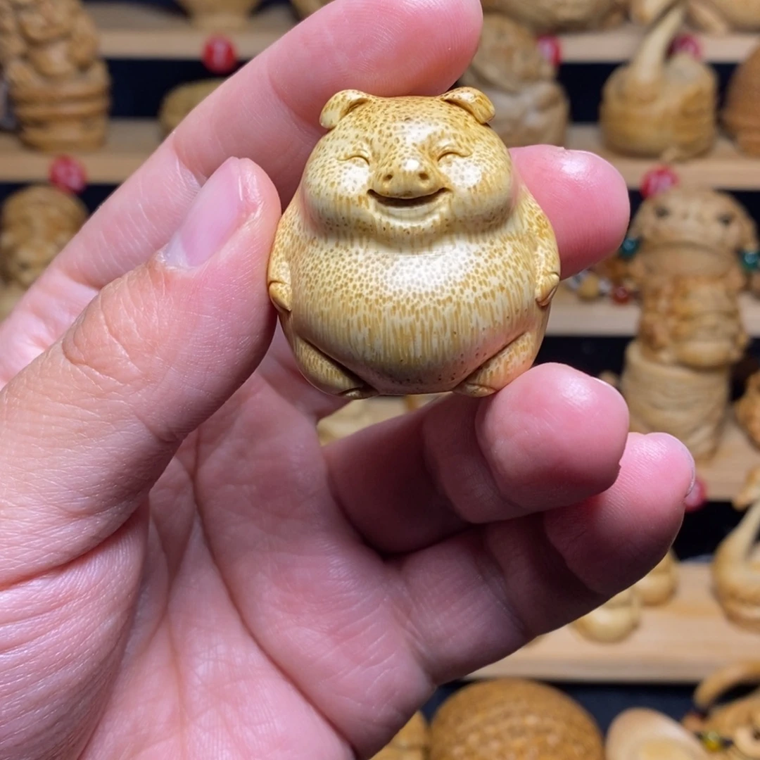 传***我竹竹根雕可爱小猪猪