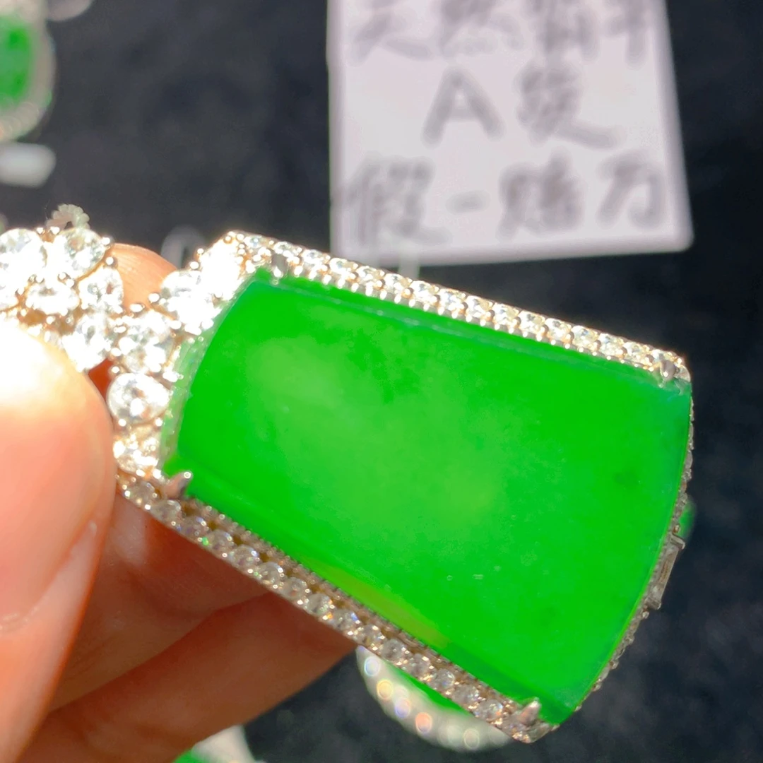 颈饰银S925镶嵌翡翠