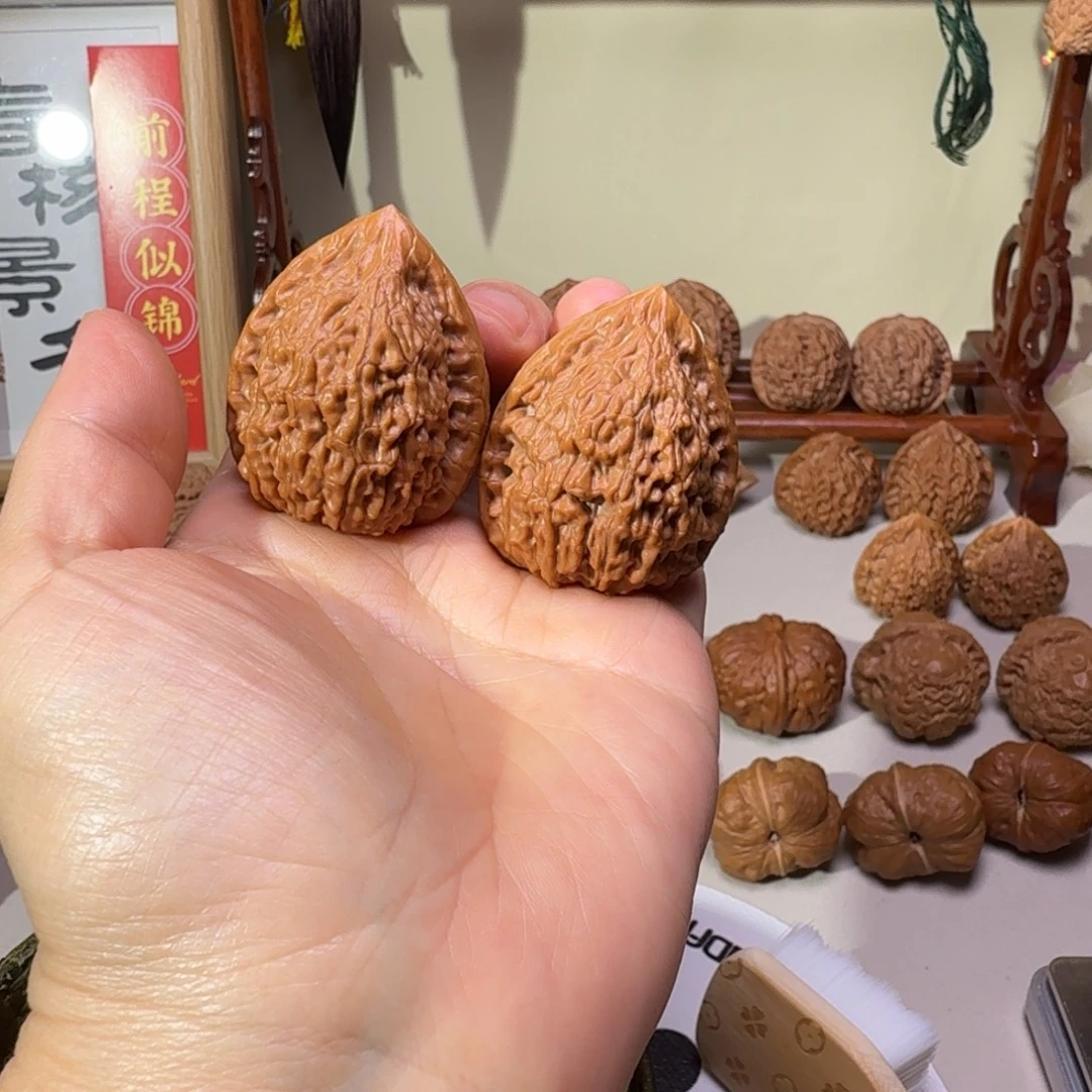 吊坠文玩核桃蛇王一抹红