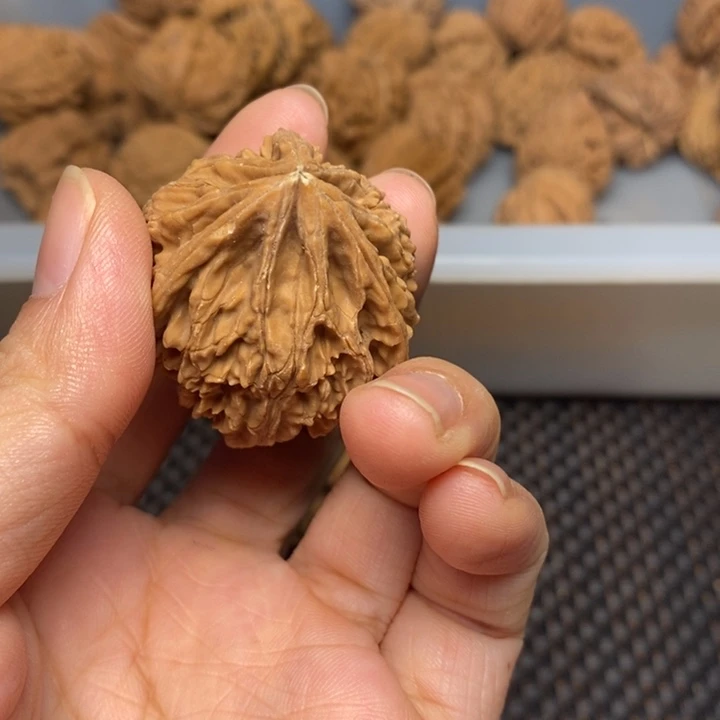 挪***林吊坠文玩核桃文玩核桃异形单只