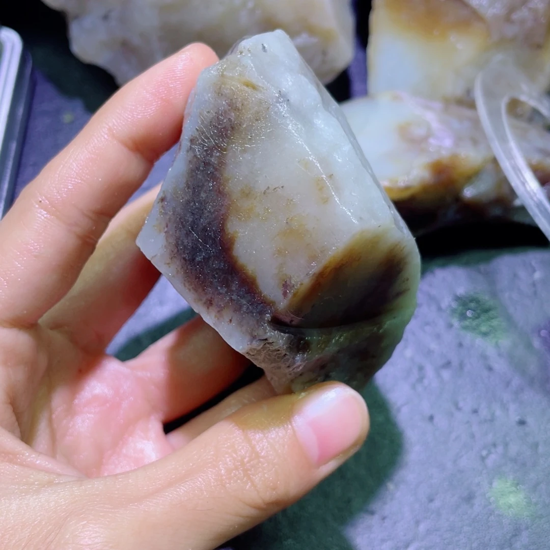 和田玉未镶嵌珠宝半成品