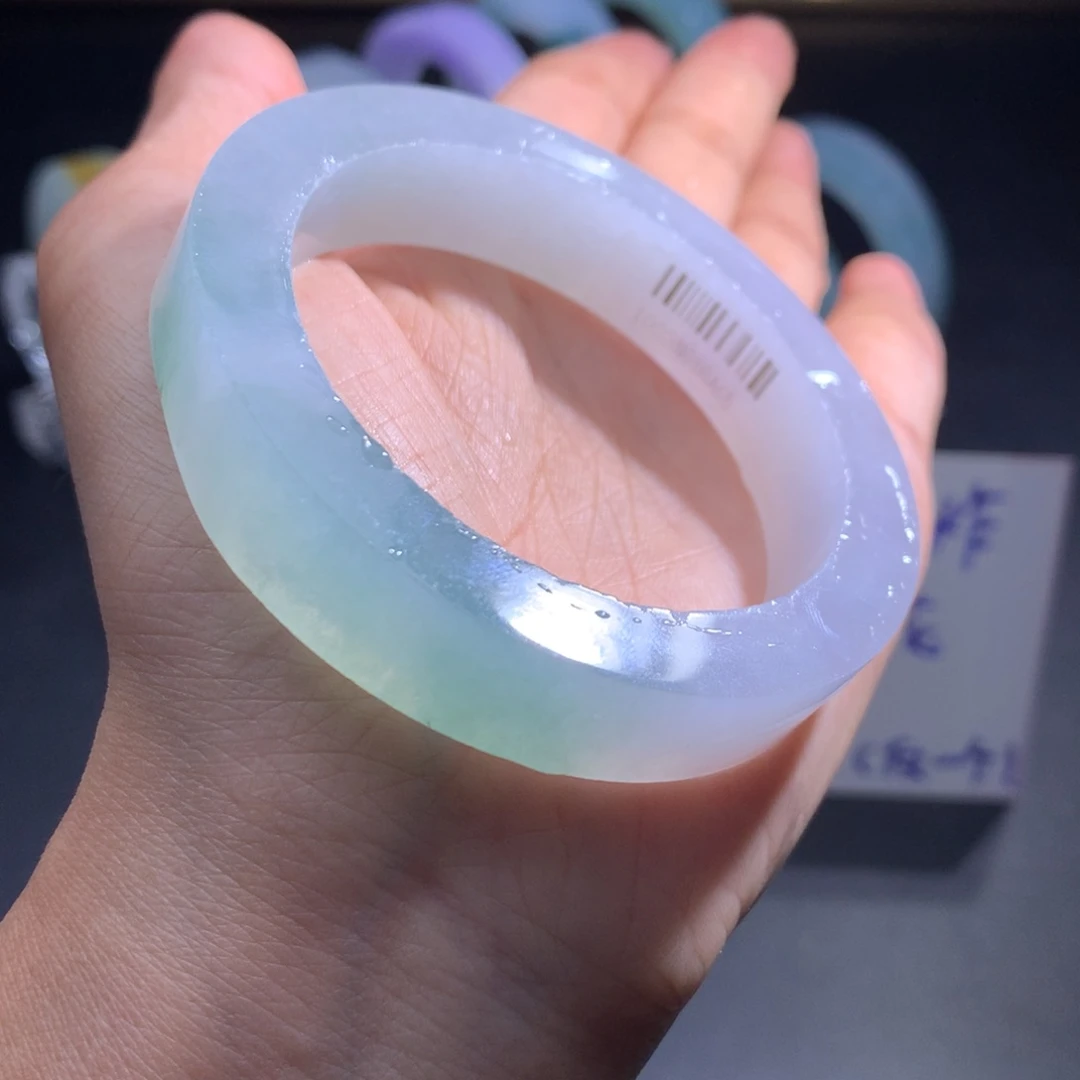 未镶嵌翡翠手镯定制翡翠