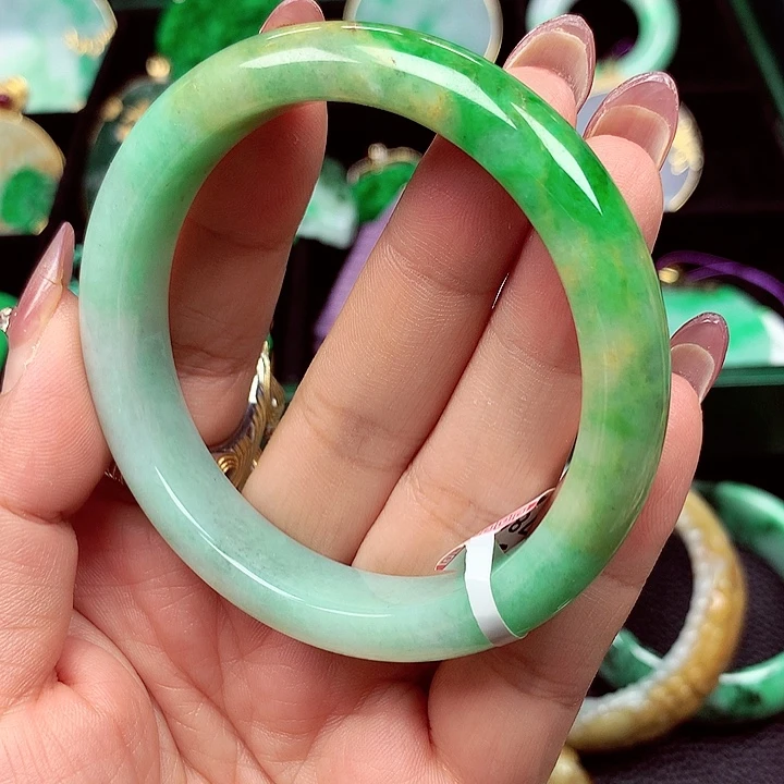 O***9翡翠手镯未镶嵌翡翠