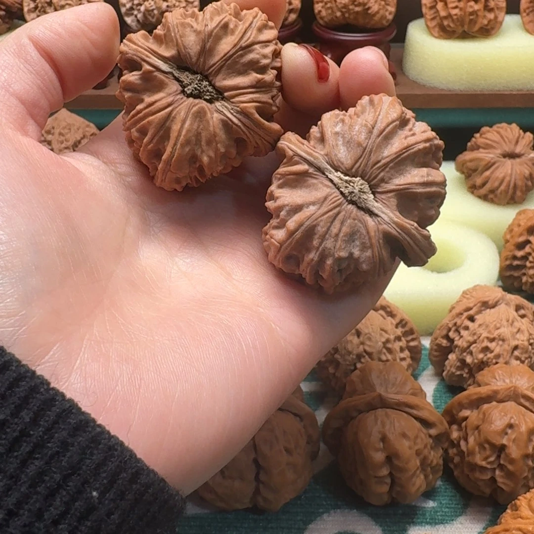 文玩核桃吊坠42白狮子