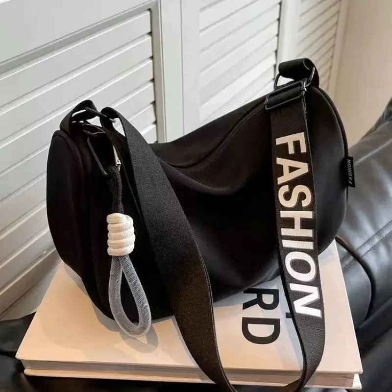 枕头包新款女生ins单肩包斜挎包大容量女包背包休闲帆布包包轻便