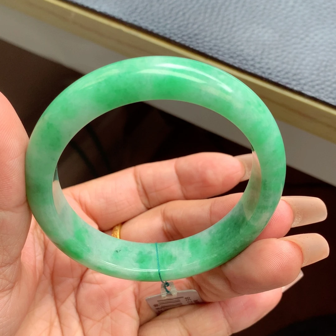 未镶嵌手镯翡翠缅甸
