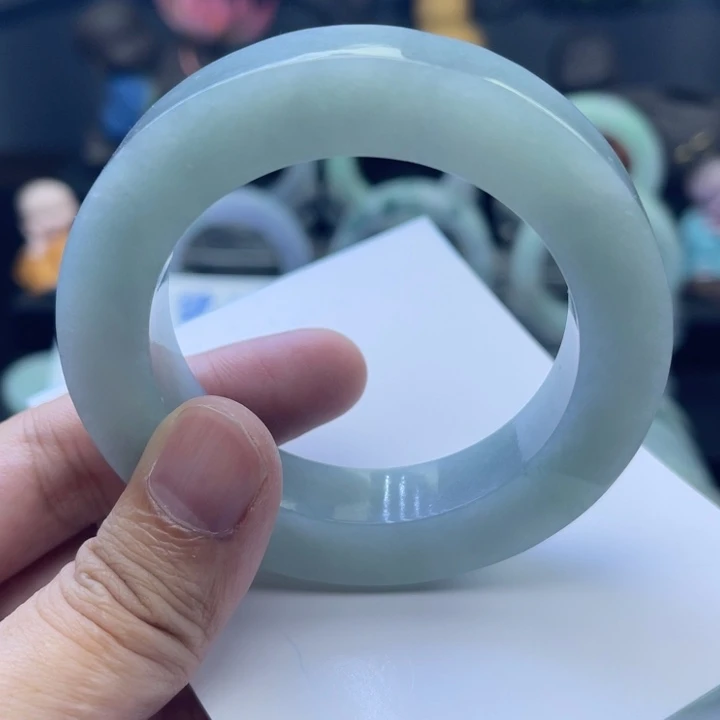 定制翡翠未镶嵌手镯