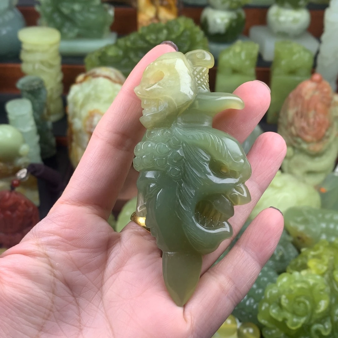岫玉未镶嵌手把件