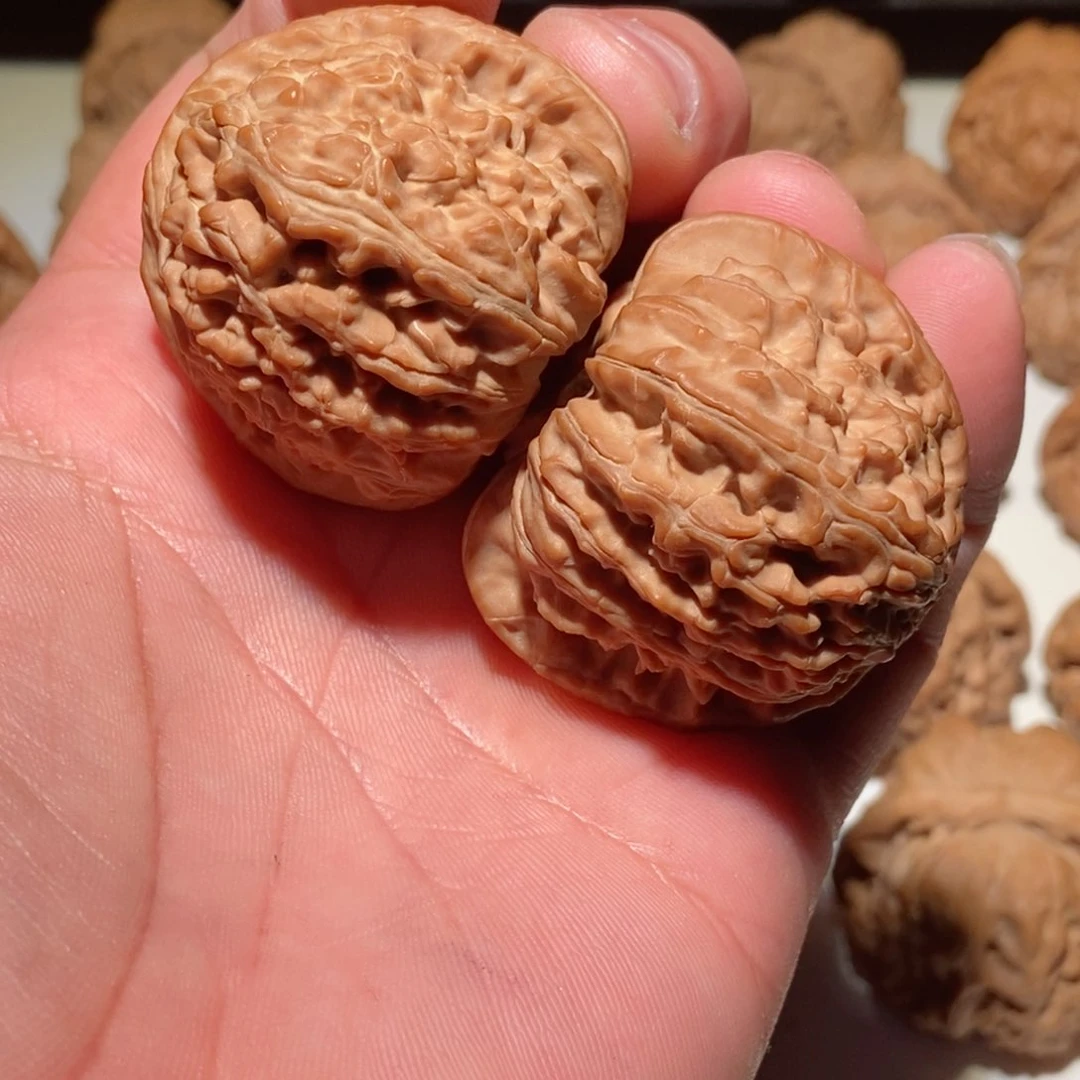 文玩核桃把件三角白41