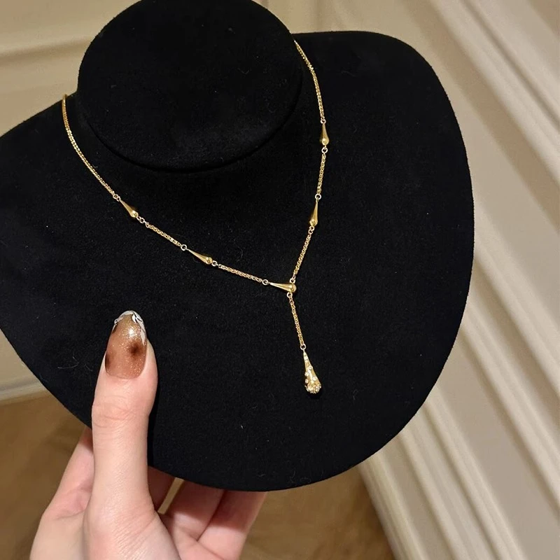 铜合金项链 金色水滴项链中古轻奢千金风高级感锁骨链秋冬毛衣链