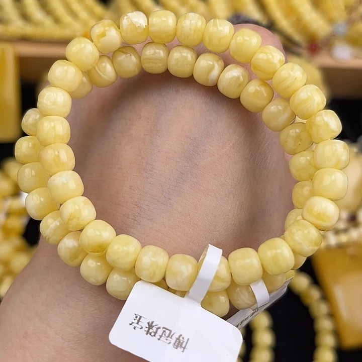 琥珀颈饰未镶嵌琥珀，多样性发其一