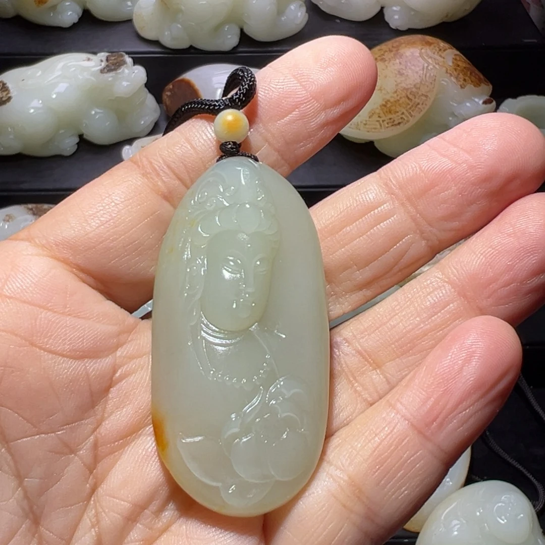 用***3和田玉未镶嵌颈饰