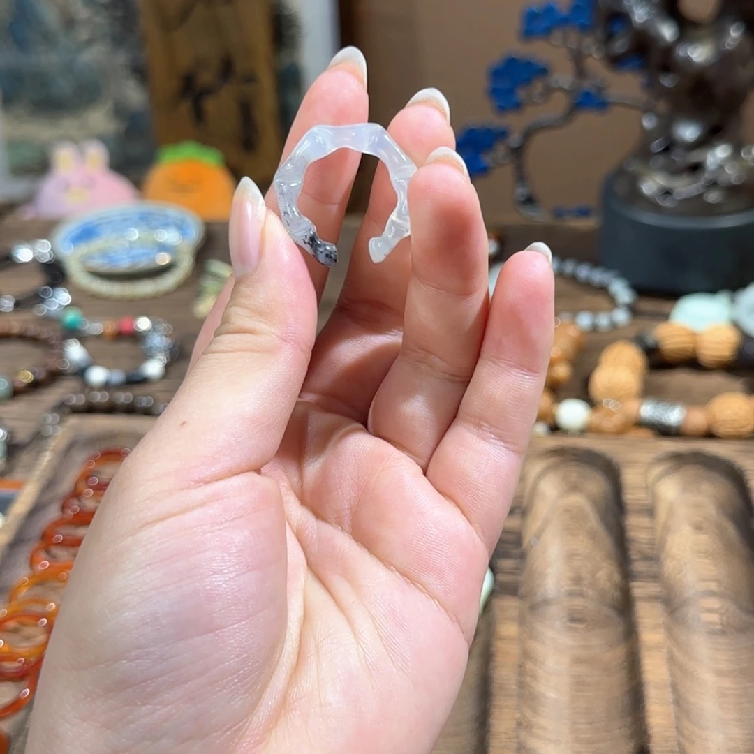 蛇纹石玉颈饰合金薯****条