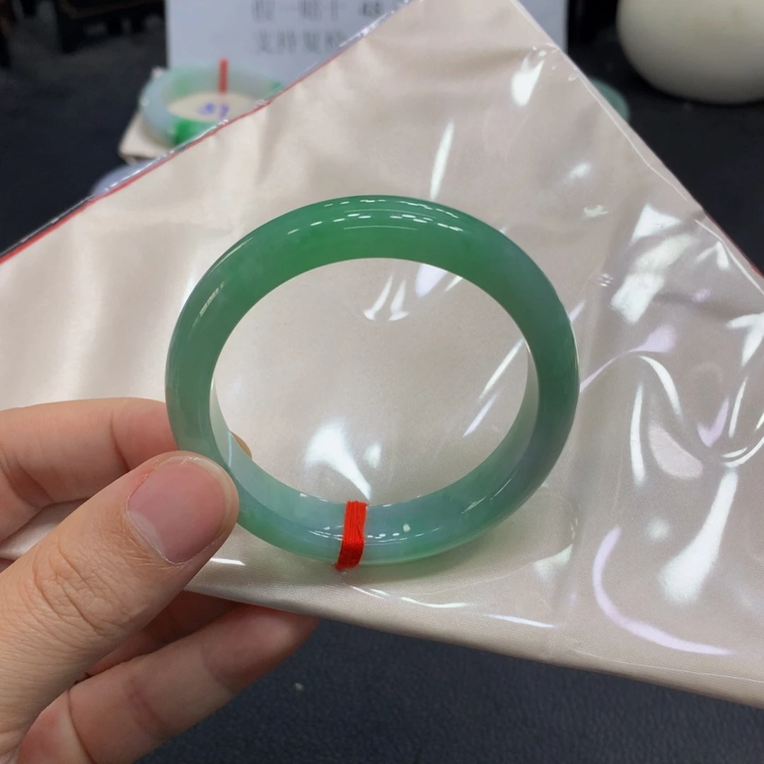 未镶嵌手镯翡翠翡翠手镯