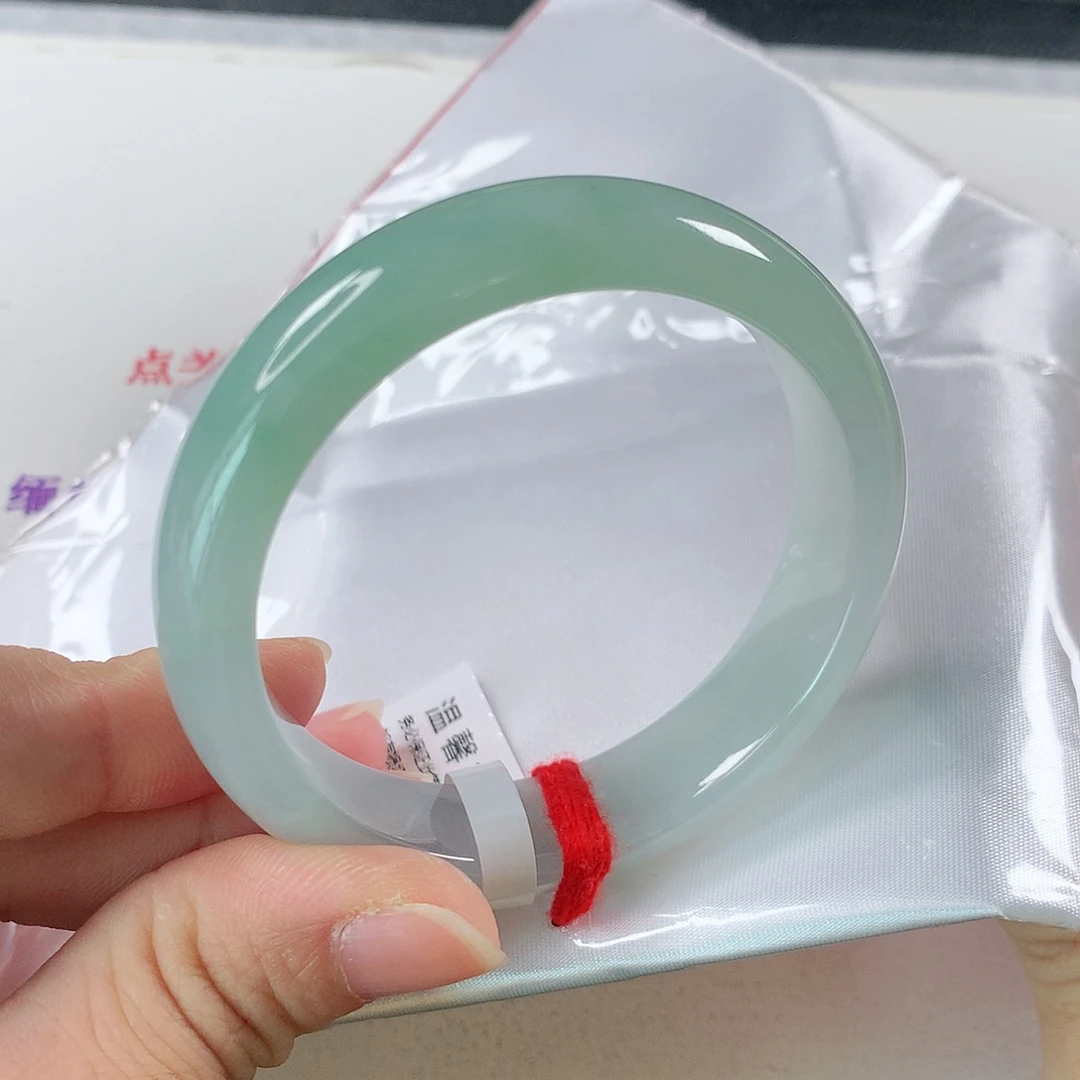翡翠手镯未镶嵌①⑥⑧