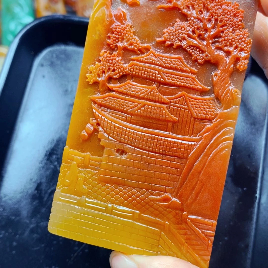 石英质玉（黄龙玉）未镶嵌颈饰