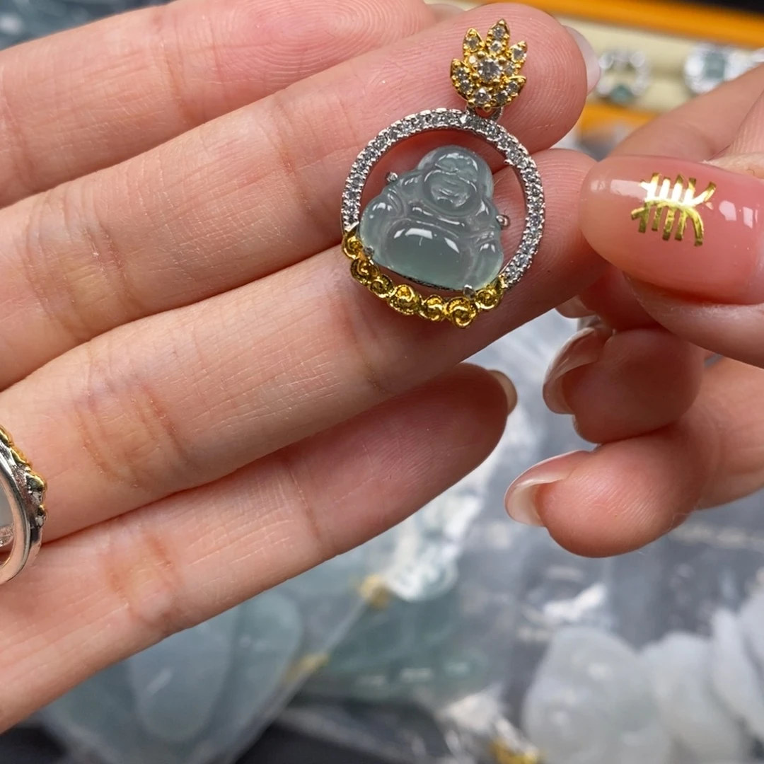 翡翠颈饰未镶嵌翡翠