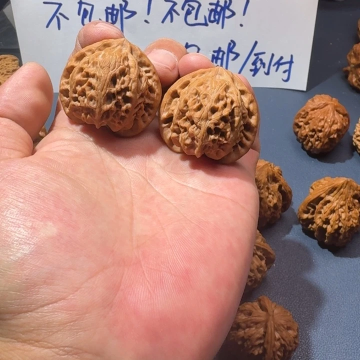 文玩核桃吊坠一代宫灯