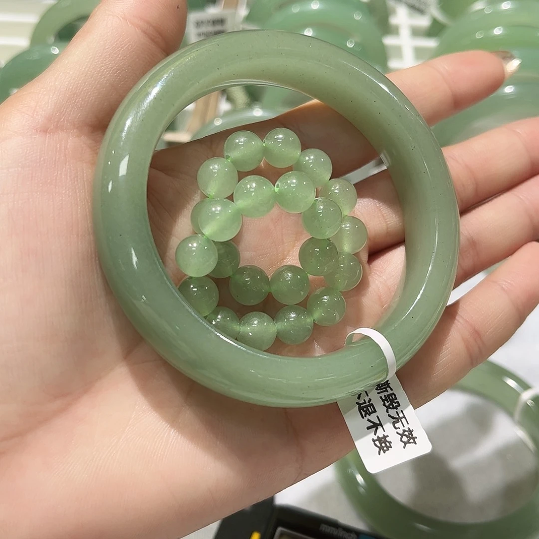 张***林东陵石未镶嵌手镯