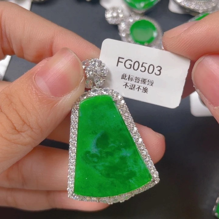 【闪购商品】颈饰银S925镶嵌翡翠小*头翡翠