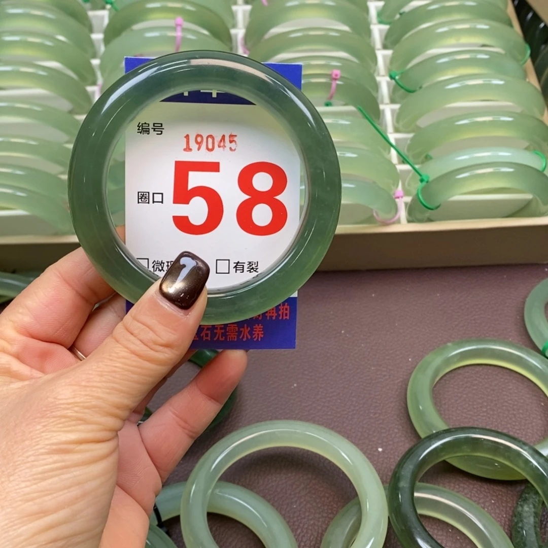 赵***店蛇纹石玉未镶嵌手镯