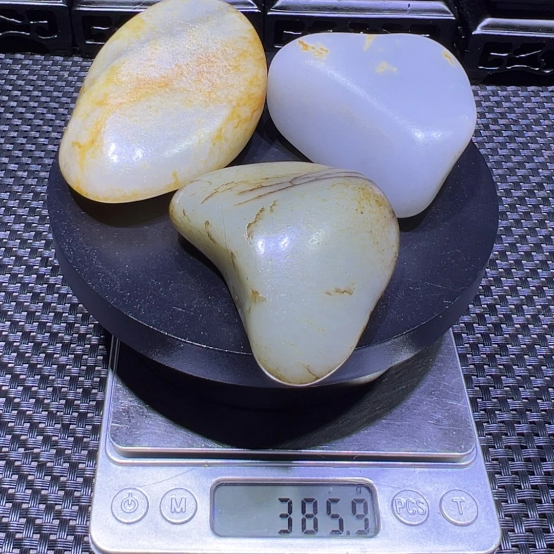 和田玉(子料)未镶嵌吊坠(不含链)385克