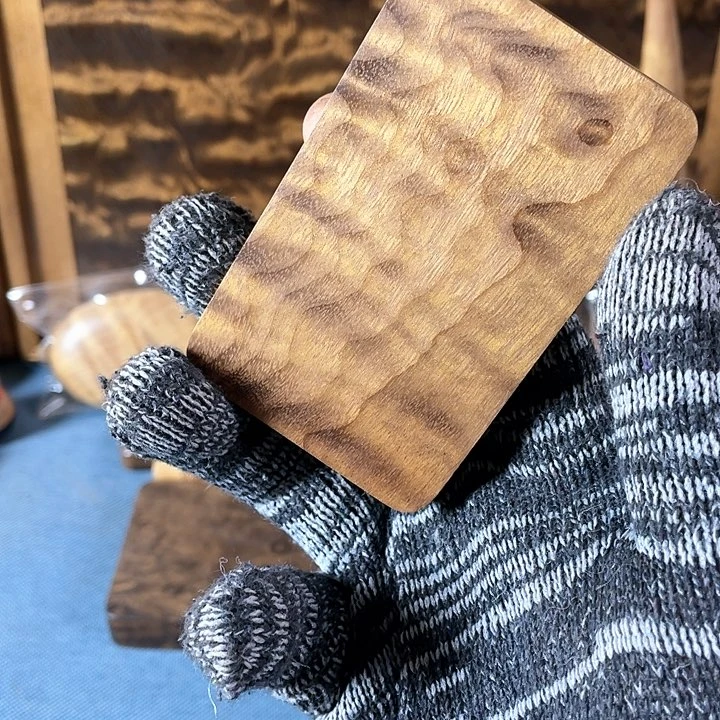 【闪购商品】何*海金丝楠木无事牌吊坠