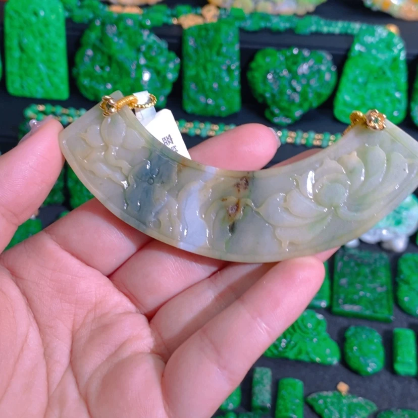 【闪购商品】翡翠未镶嵌颈饰吊坠