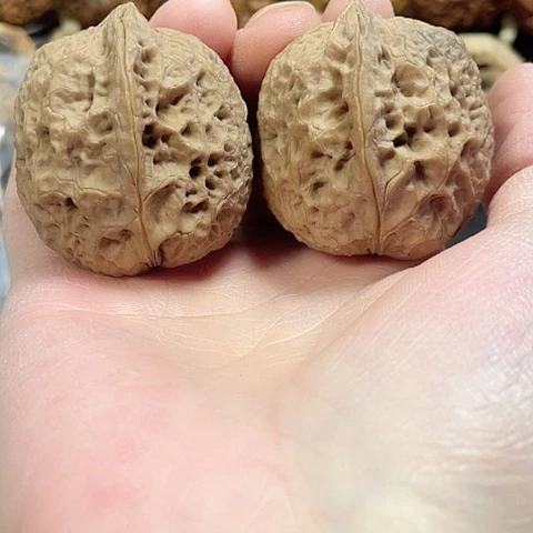 文玩核桃把件通天塔带彩40