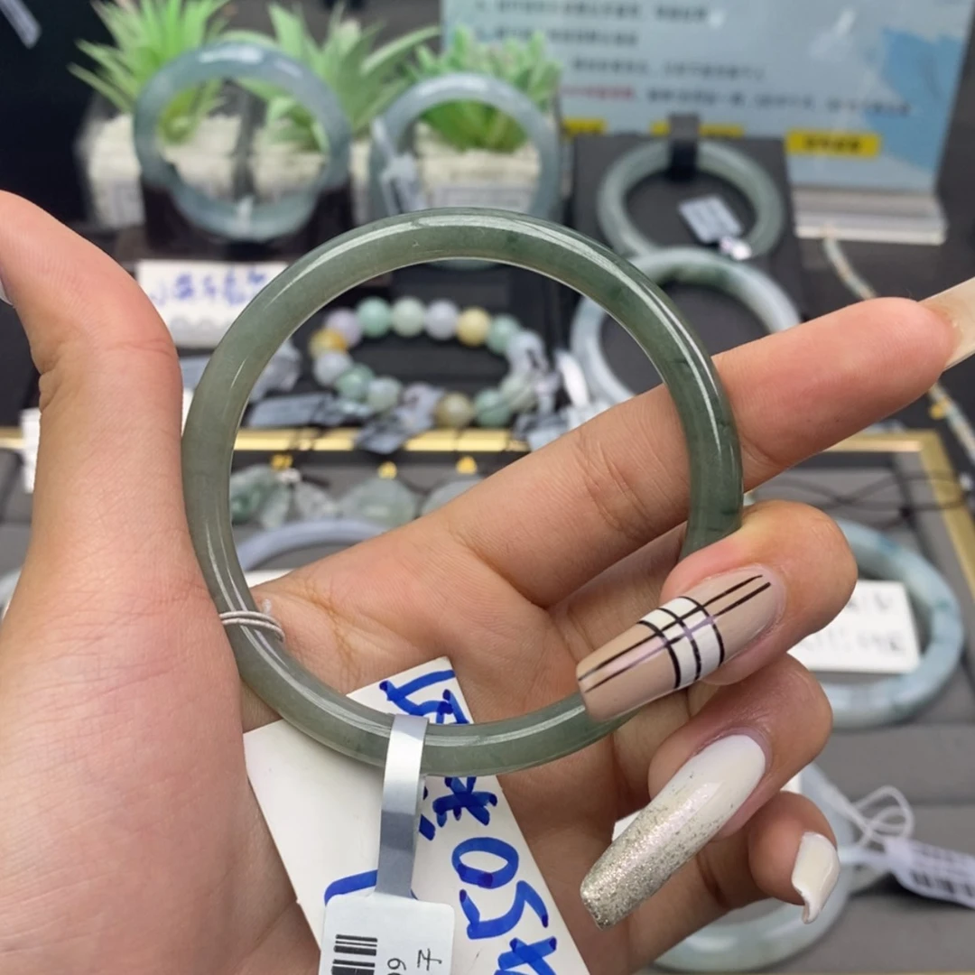 【闪购商品】未镶嵌手镯翡翠