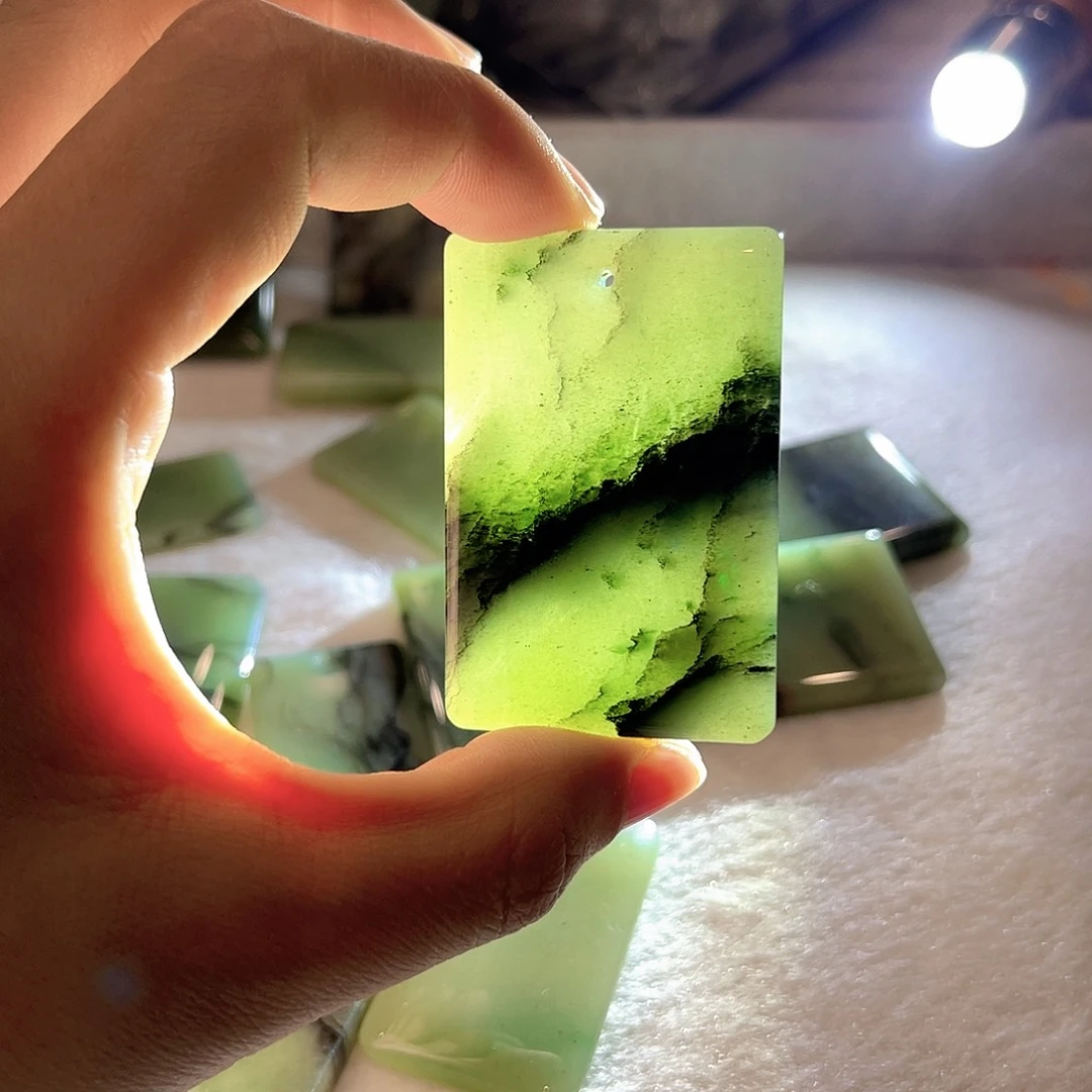 密玉（石英质玉）未镶嵌颈饰