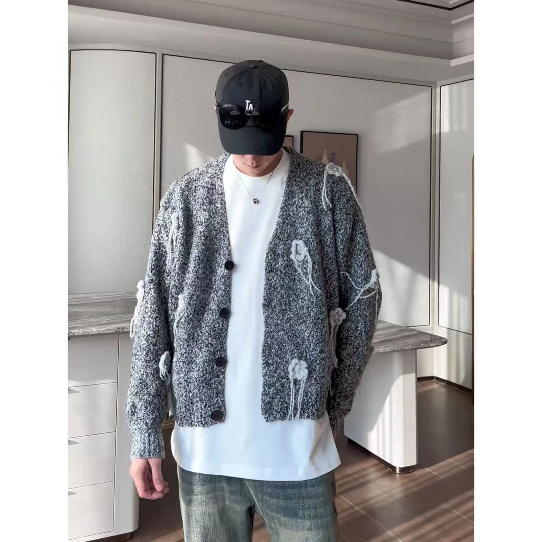 大圣圣 秋冬慵懒风拼色花朵设计时髦宽松毛衣针织开衫男TOP 72526