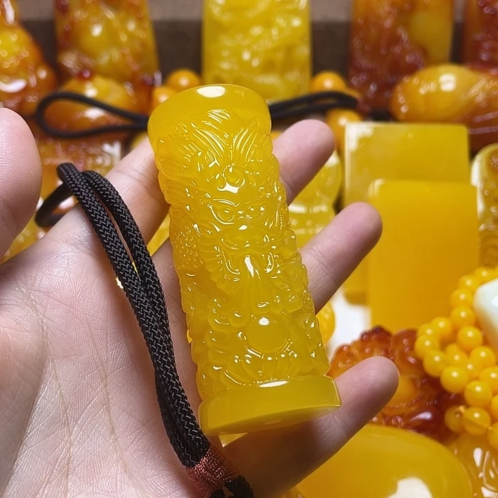 小***哥龙柱 俄罗斯新密。