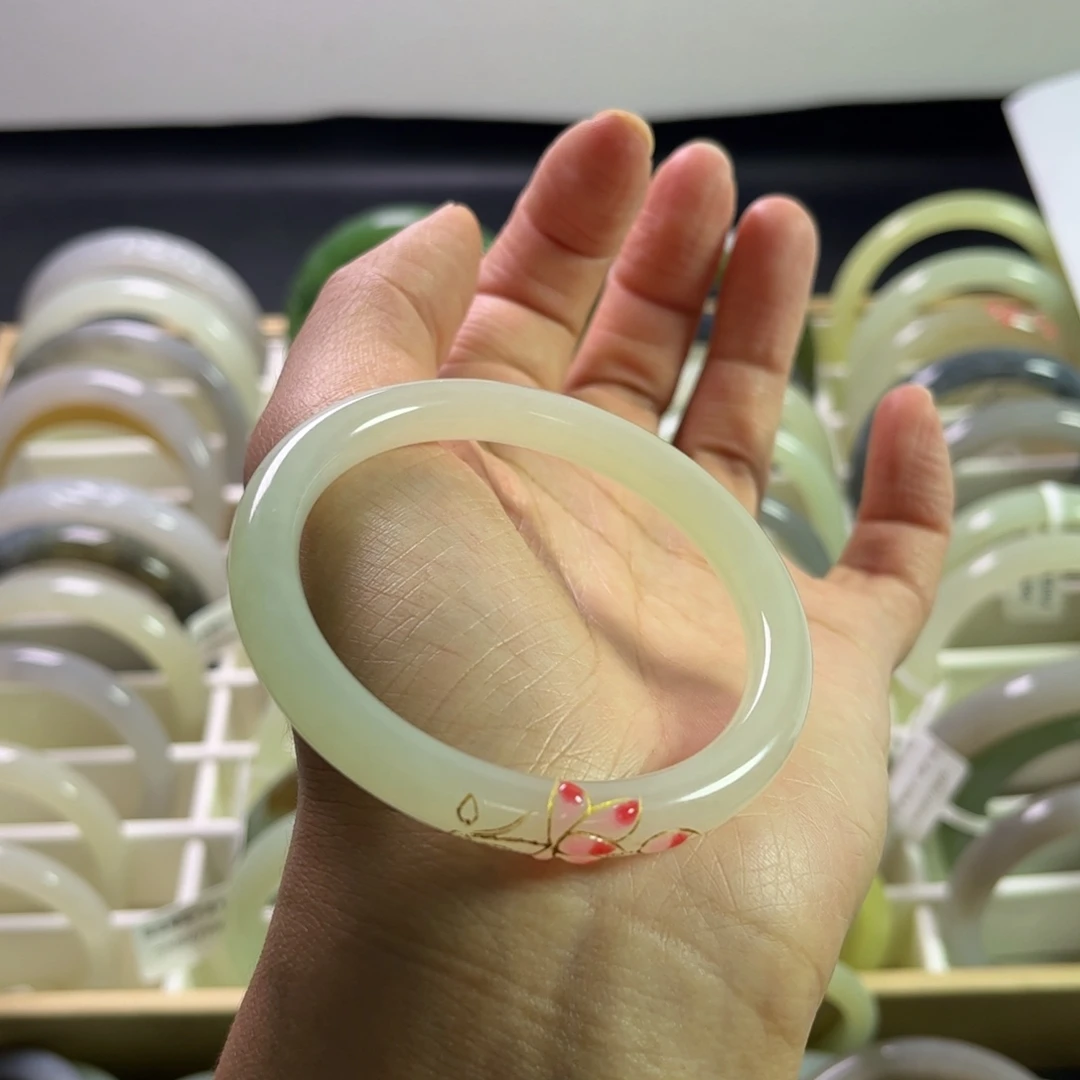 和田玉未镶嵌手镯53圈