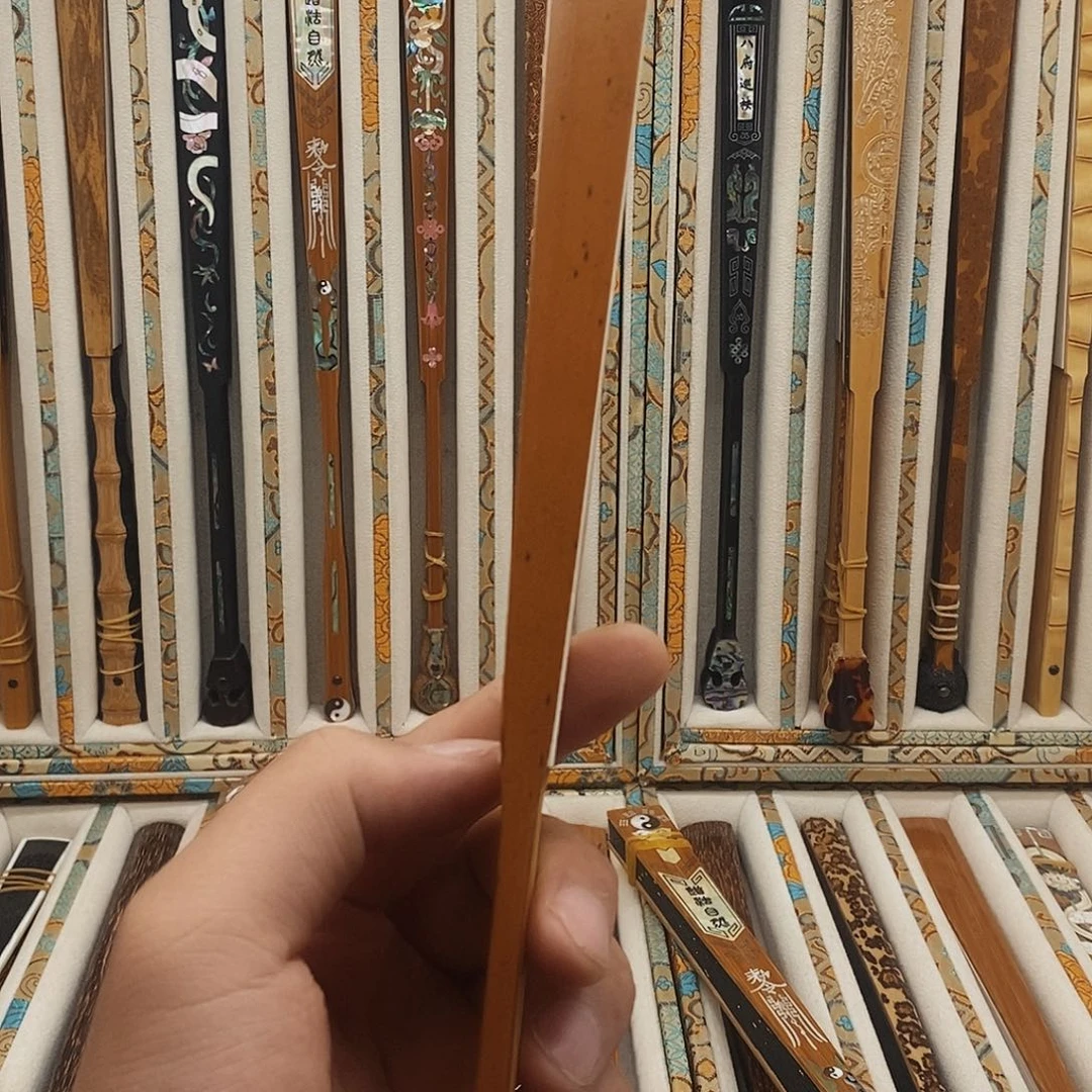 扇子唐****柔68876545678766446789