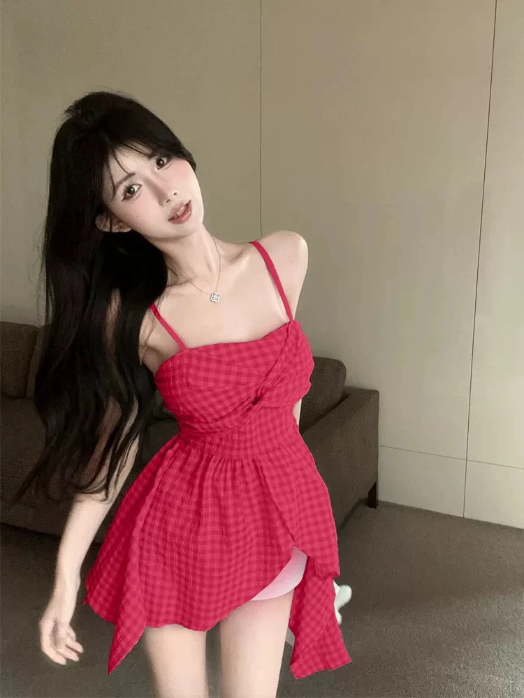 不规则玫红色格子吊带背心女2025年夏季设计感美背收腰无袖上衣