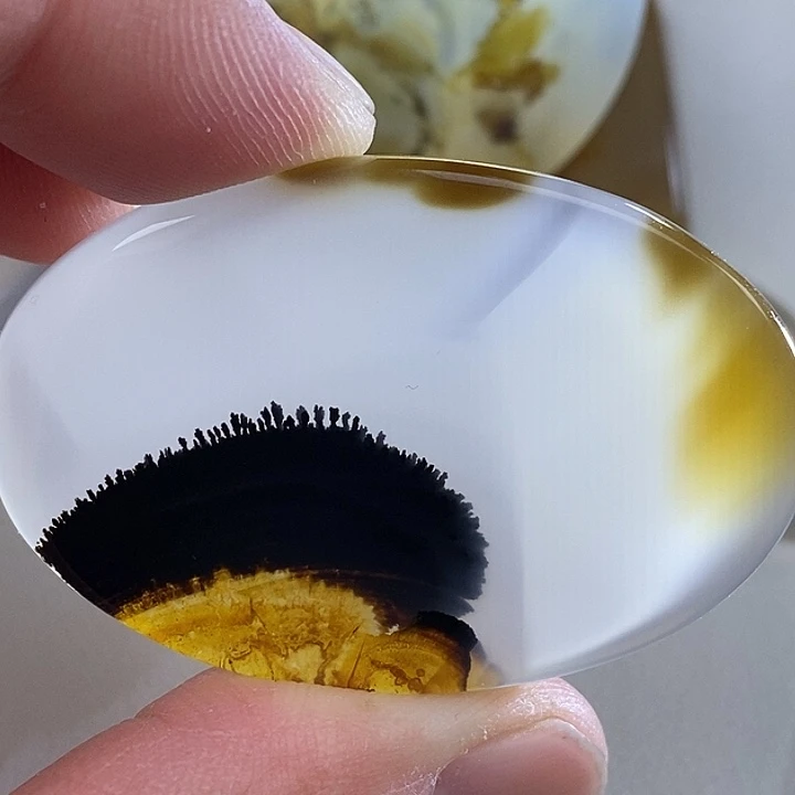 ****玛瑙/玉髓未镶嵌珠宝奇石