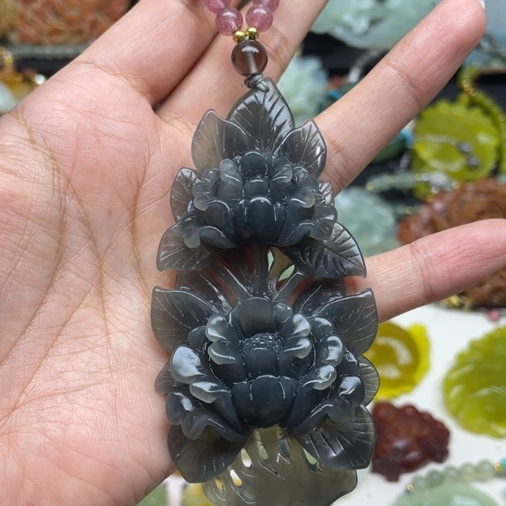 蛇纹石玉未镶嵌颈饰