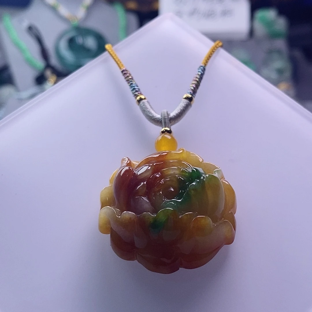 翡翠未镶嵌吊坠(赠链)