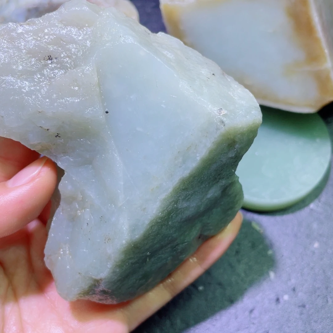 和田玉未镶嵌珠宝半成品