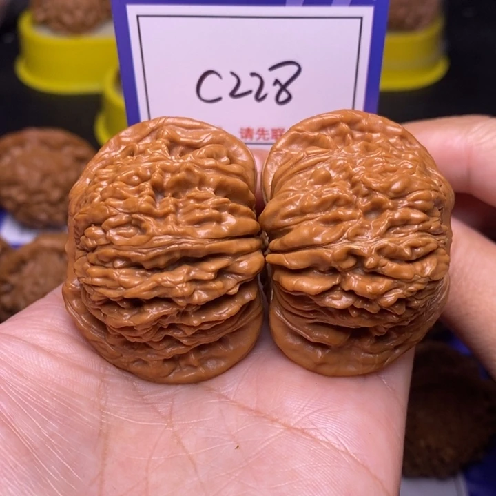 里***本文玩核桃把件46全品四座楼c228