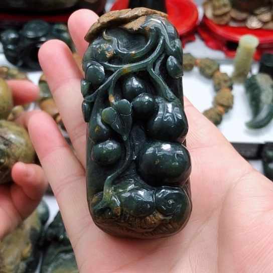 岫岩河磨玉（透闪石质玉）把件未镶嵌