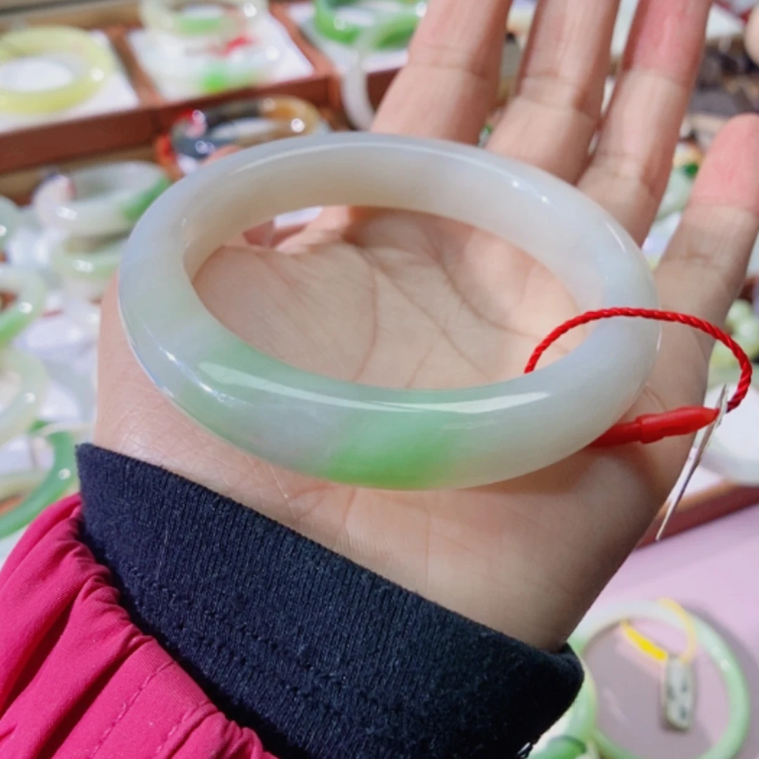 【闪购商品】未镶嵌手镯和田玉（翠青玉）