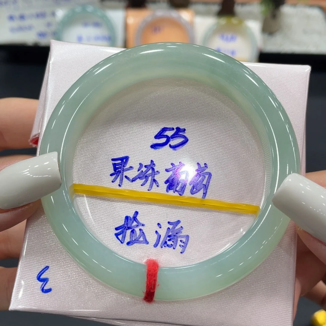 未镶嵌手镯翡翠缅甸翡翠手镯