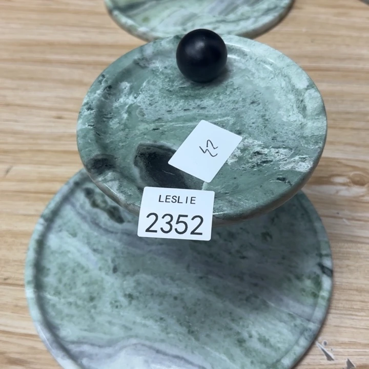 L。  2352。