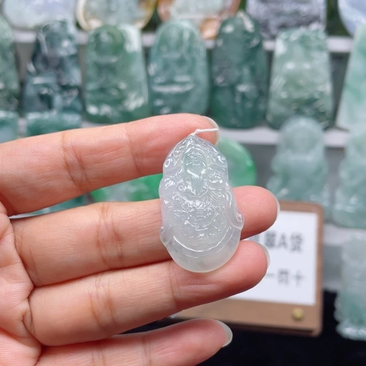颈饰未镶嵌翡翠财神