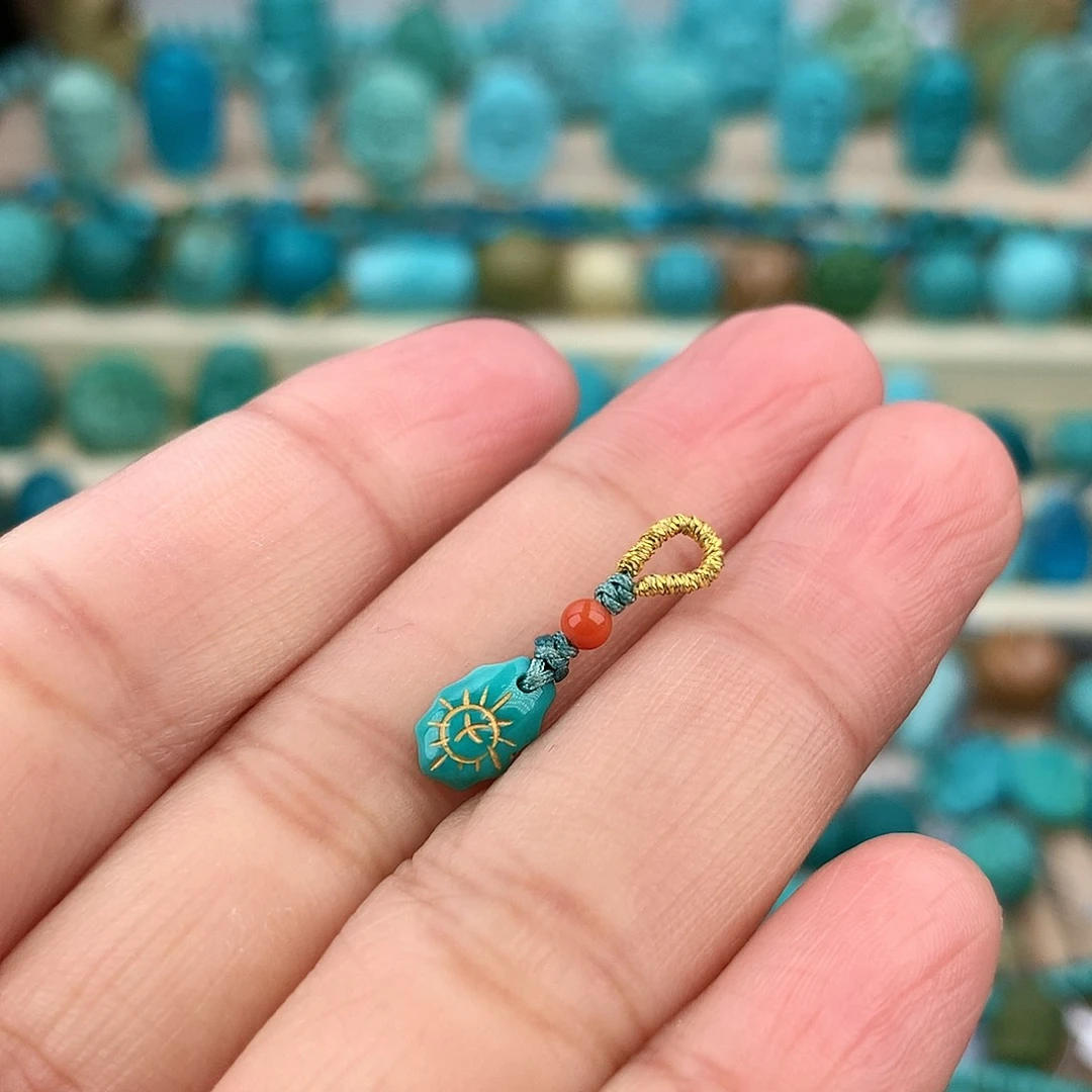 绿松石未镶嵌珠宝奇石